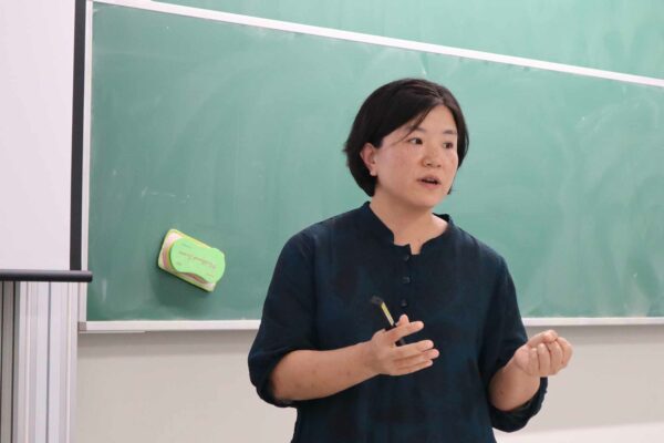 Eun Jung Kim gave a talk on a randomized algorithm for a flow-augmentation in digraphs and its applications on the paramerized complexity at the Discrete Math Seminar
