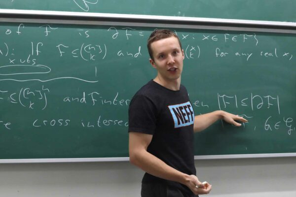 Bjarne Schülke gave a talk on the proof of Frankl’s conjecture on a local version of Katona’s intersection theorem for large instances at the Discrete Math Seminar