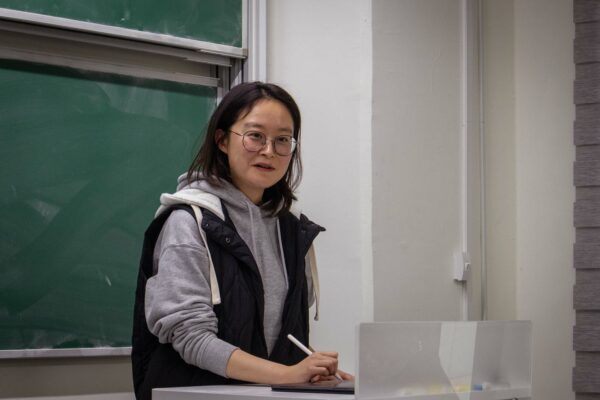 Eunjin Oh (오은진) gave a talk on a faster algorithm to solve the planar disjoint-paths problem at the Discrete Math Seminar