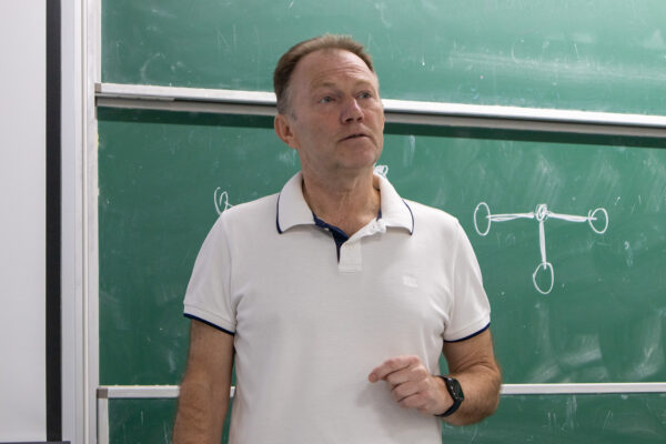 Vadim Lozin gave a talk on classifying monotone graph classes concerning the Hamiltonian cycle problem at the Discrete Math Seminar