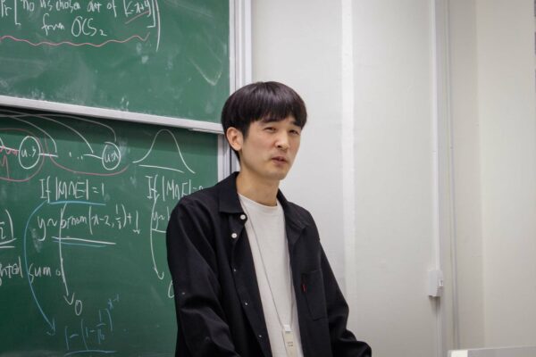 Yongho Shin (신용호) gave a talk on an online randomized algorithm for edge-weighted online bipartite matching problem at the Discrete Math Seminar