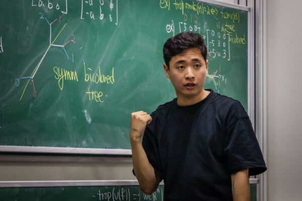 Kisun Lee (이기선) gave a talk on a combinatorial characterization of symmetric matrices of symmetric tropical rank 2 at the Discrete Math Seminar