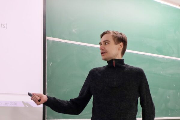 Marek Sokołowski gave a talk on a new parallel algorithm computing single-source shortest paths in directed graphs at the Discrete Math Seminar