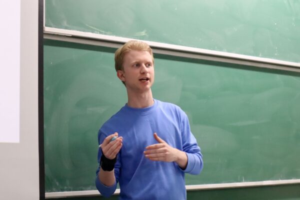 Hidde Koerts gave a talk on characterizing tournaments with no backedge graph of small clique number at the Discrete Math Seminar