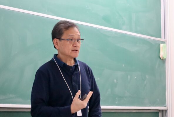 Chính T. Hoàng gave a survey talk on graph coloring and forbidden induced subgraphs at the Discrete Math Seminar