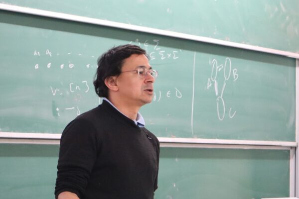 Mamadou Moustapha Kanté gave a talk on characterizing strongly flip-flat graph classes without a large complete bipartite subgraph at the Discrete Math Seminar