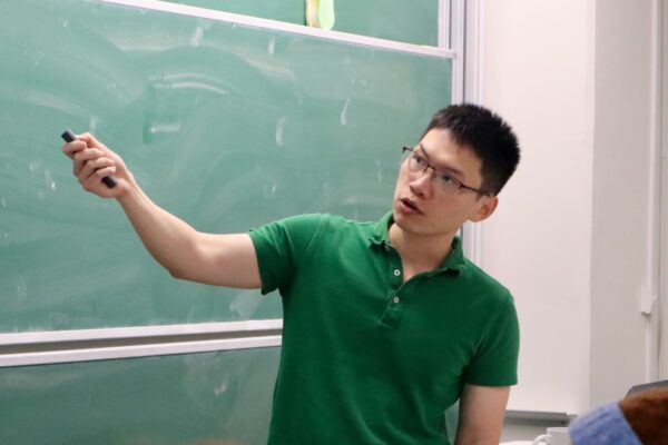 Tung Nguyen gave a talk on polynomial ð-boundedness of P_5-free graphs at the Discrete Math Seminar