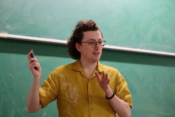 Maximilian Gorsky gave a talk on a new algorithm for k-disjoint paths problem with an explicit running time at the Discrete Math Seminar